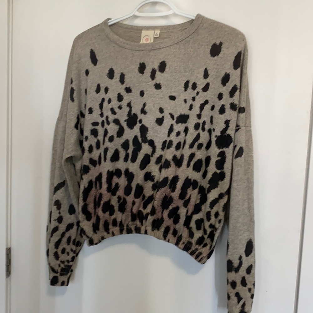 Leopard print crop sweater long sleeved